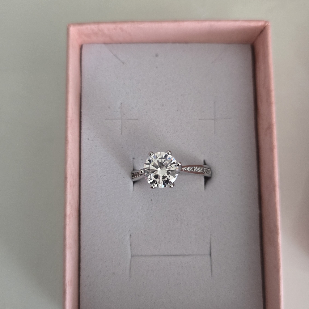 Elegant Silver Diamond Ring